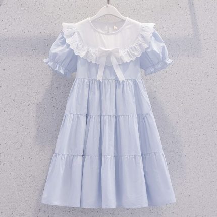 Vestido com detalhes em renda