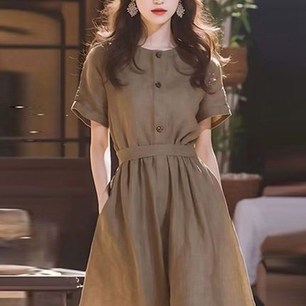 099Vestido marrom elegante e versátil
